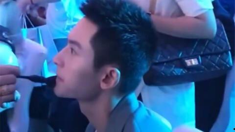 娱乐吃瓜女明星敬酒,敬酒瞬间，女明星们的“吃瓜”时刻